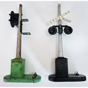 2 Lionel Trains Flashing RR Crossing Signals 153 & 154 For Parts Post War